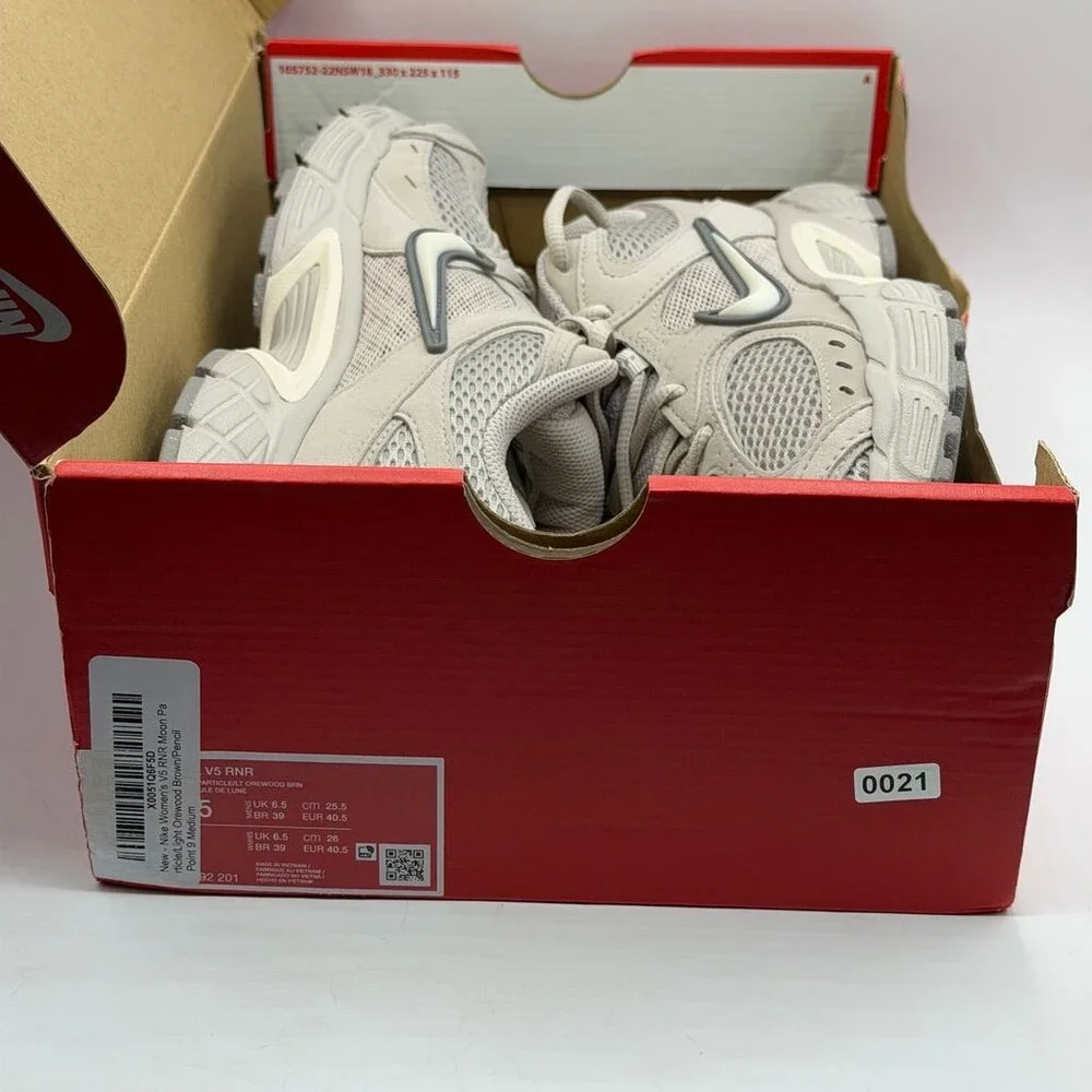 Womens Nike V5 RNR 116292-201 Moon Particle Size US 7.5 Sneaker Suede Mesh Shoes